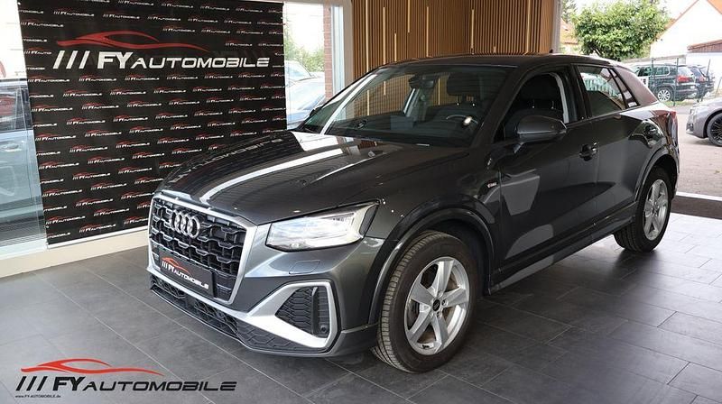 Grau Gebraucht 2021 Audi Q2 S-Line SUV | 24.990 € (Fairer Preis) - Bild 1/4