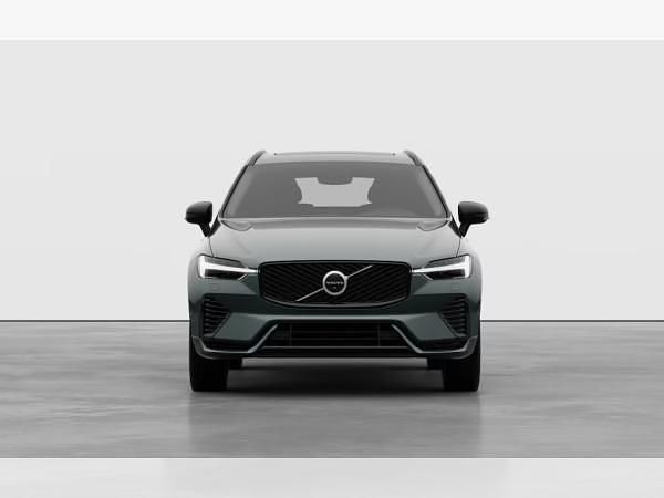 Neu Volvo XC60 Plus 455 PS (334 kW) 2026 Grün (forest lake / metallic) SUV