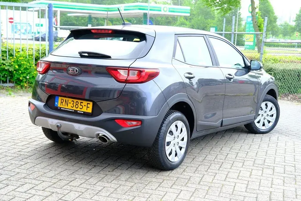 Gebraucht Kia Stonic 84 PS (61 kW) 2018 Grau SUV