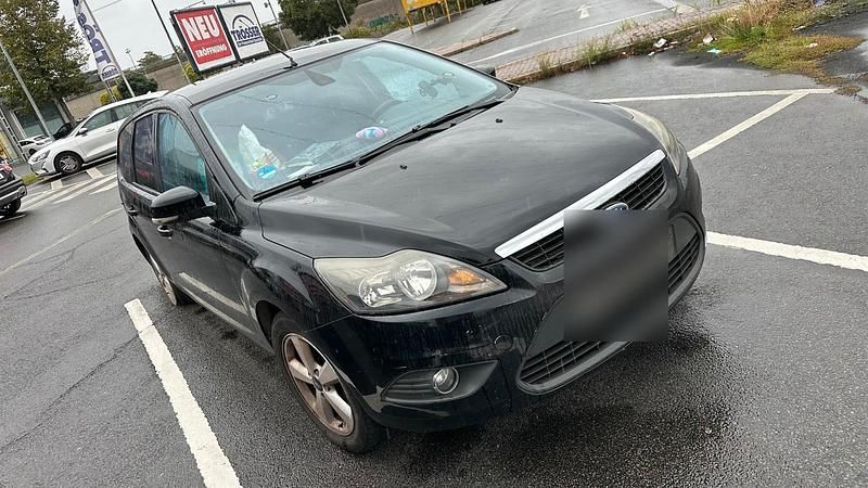 Schwarz Gebraucht 2008 Ford Focus Kombi | 540 € (Guter Preis) - Bild 1/4