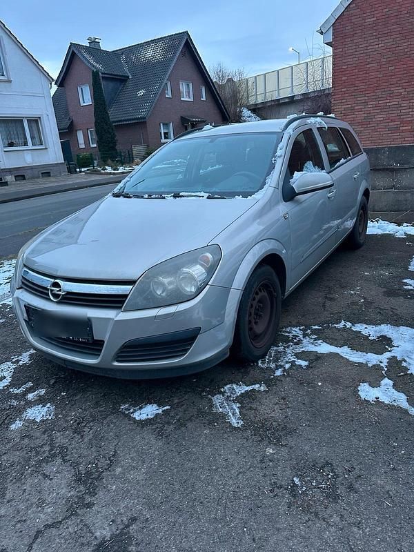 Grau Gebraucht 2006 Opel Astra Kombi | 900 € (Superpreis) - Bild 1/4