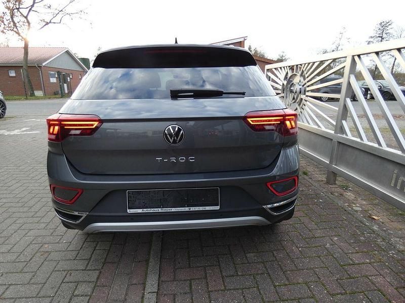 Gebraucht VW T-Roc Style 150 PS (110 kW) 2023 Indiumgrau SUV