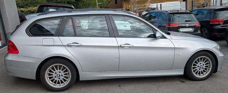 Gebraucht BMW 318 122 PS (89 kW) 2007 Silber Kombi