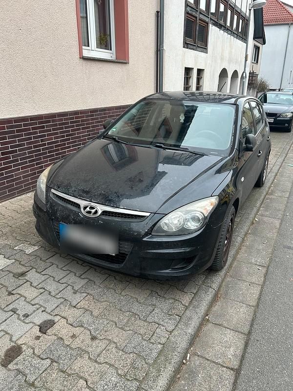 Schwarz Gebraucht 2009 Hyundai i30 Kombi | 3.000 € (Fairer Preis) - Bild 1/4