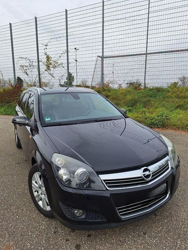 Gebraucht Opel Astra Innovation 110 PS (80 kW) 2009 Schwarz Kombi