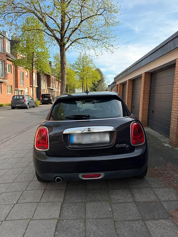 Second-hand Mini Cooper D 166 CP (122 kW) 2015 Negru Hatchback
