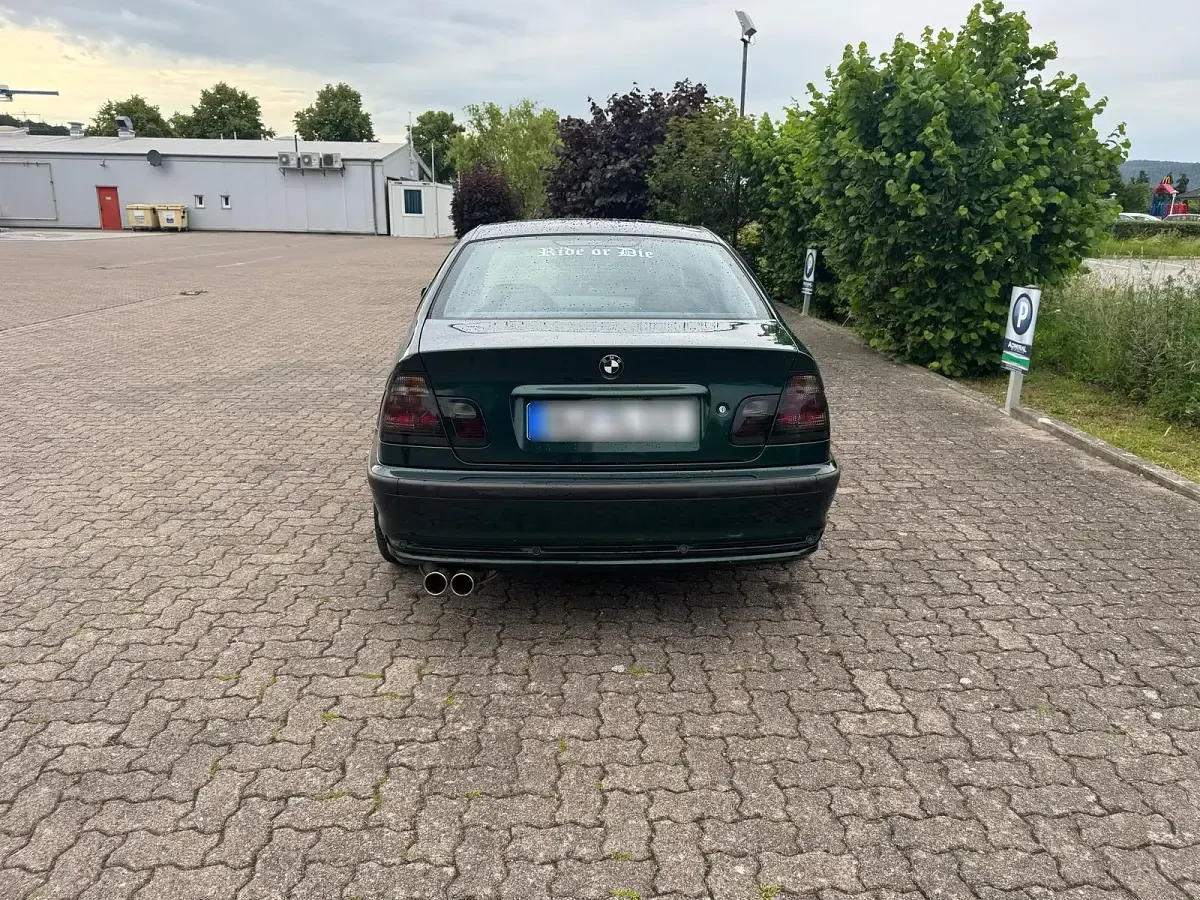 Gebraucht BMW 323 170 PS (125 kW) 2000 Grün Limousine