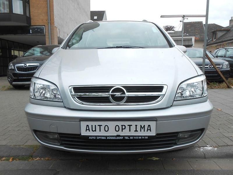Silber Gebraucht 2005 Opel Zafira Njoy Van / Kleinbus | 4.499 € (Fairer Preis) - Bild 1/4