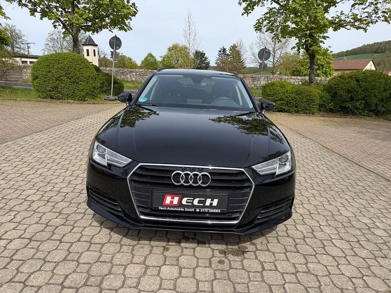 Gebraucht Audi A4 Basis 150 PS (110 kW) 2019 Schwarz Kombi