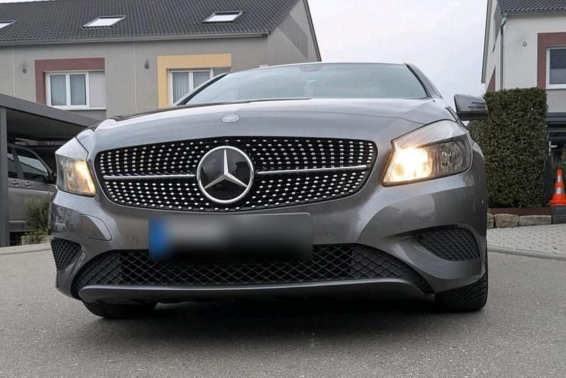 Gebraucht Mercedes A200 156 PS (114 kW) 2013 Grau Limousine