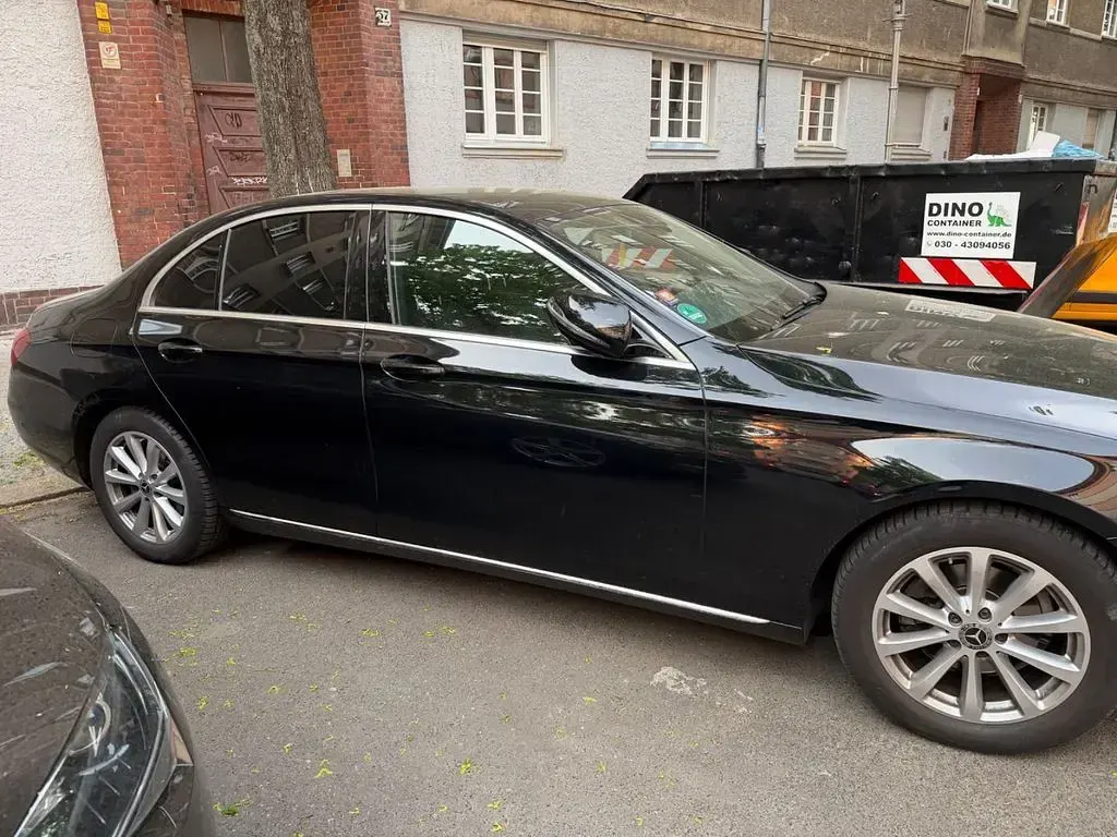 Gebraucht Mercedes E200 184 PS (135 kW) 2018 Schwarz Limousine