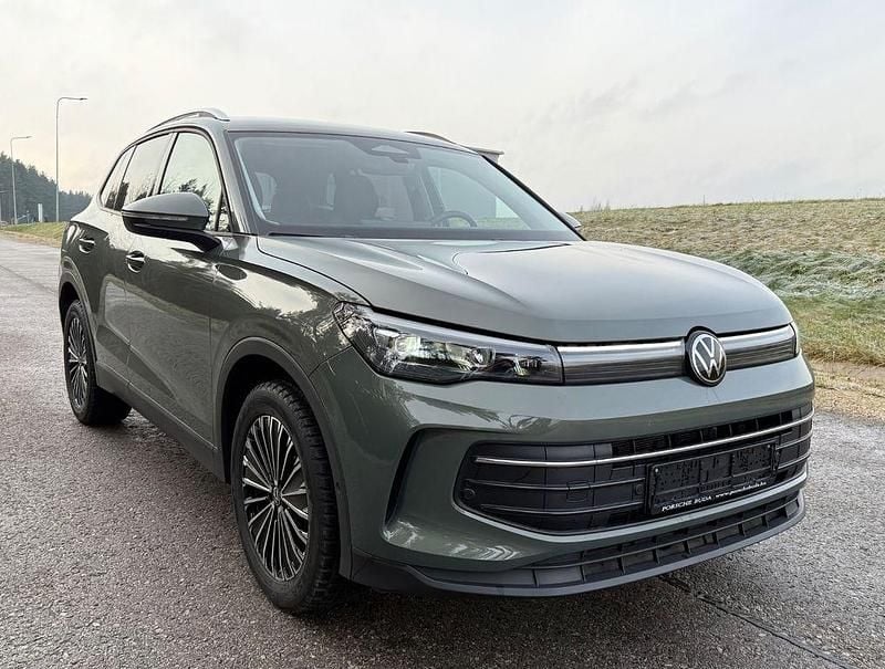 Grün Gebraucht 2024 VW Tiguan Elegance SUV | 34.000 € (Fairer Preis) - Bild 1/4