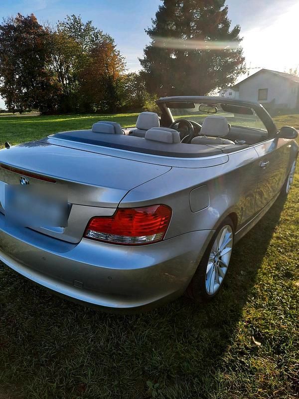 Gebraucht BMW 123 Cabriolet 204 PS (150 kW) 2009 Silber Cabrio