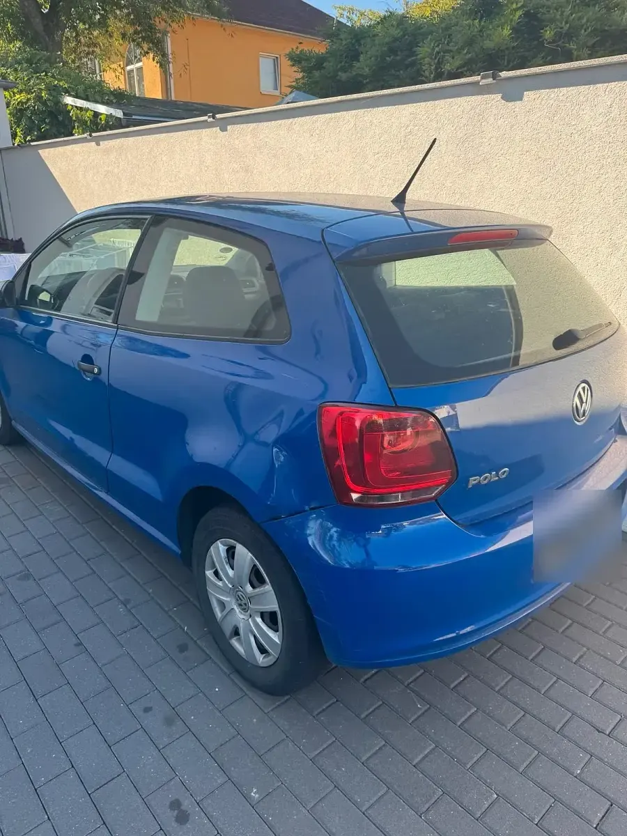 Gebraucht VW Polo 70 PS (51 kW) 2011 Blau Kleinwagen