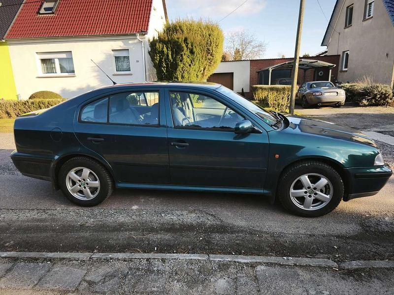 Gebraucht Skoda Octavia 75 PS (55 kW) 1998 Grün Limousine