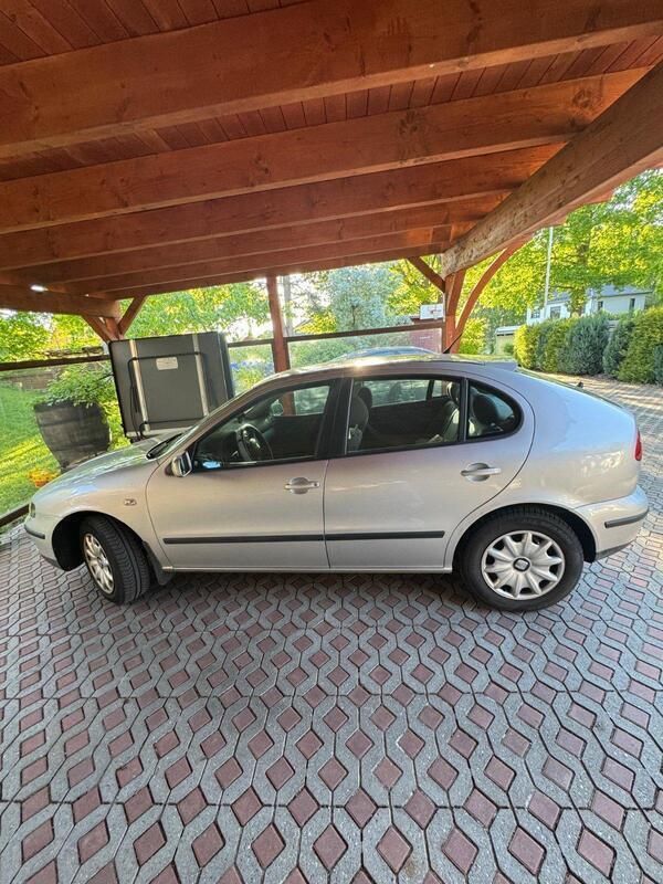 Silber Gebraucht 2001 Seat Leon Kleinwagen | 2.600 € (Fairer Preis) - Bild 1/4