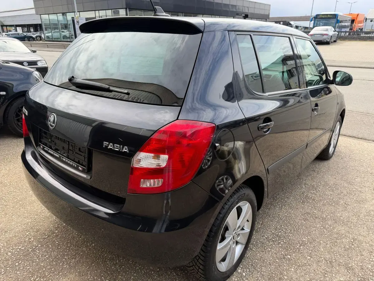 Gebraucht Skoda Fabia Ambition 105 PS (77 kW) 2014 Schwarz Limousine