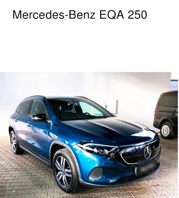 Blau Gebraucht 2022 Mercedes EQA250 SUV | 30.350 € (Superpreis) - Bild 1/4