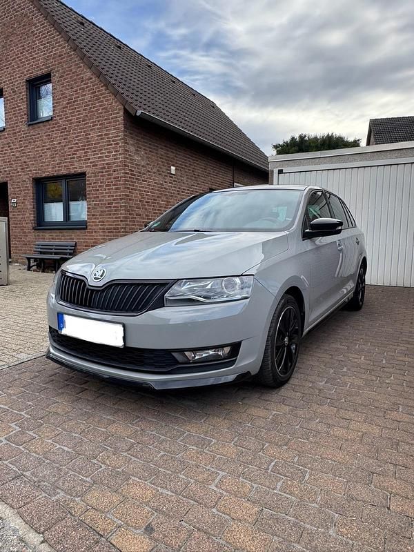 Grau Gebraucht 2018 Skoda Rapid Monte Carlo Kombi | 8.200 € (Fairer Preis) - Bild 1/4