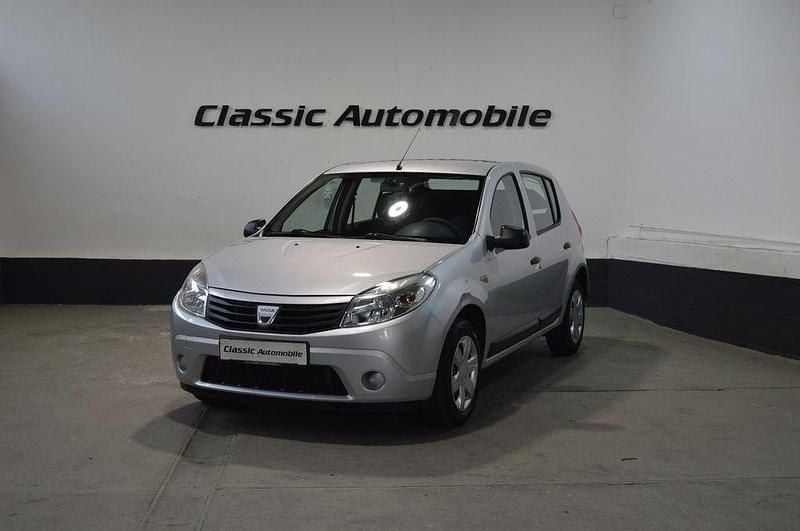 Silber Gebraucht 2010 Dacia Sandero Kleinwagen | 2.990 € (Etwas zu teuer) - Bild 1/4