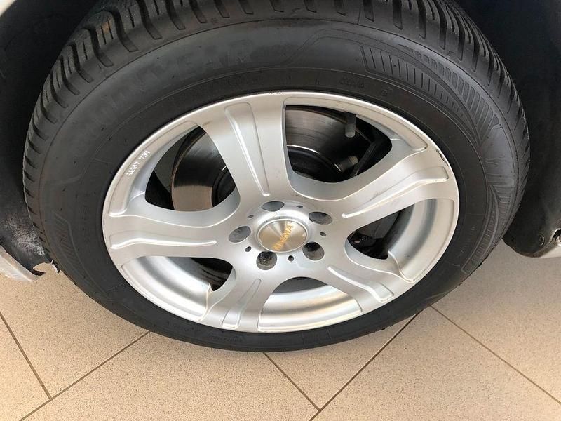 Gebraucht Mercedes C240 Elegance 170 PS (125 kW) 2000 Silber Limousine