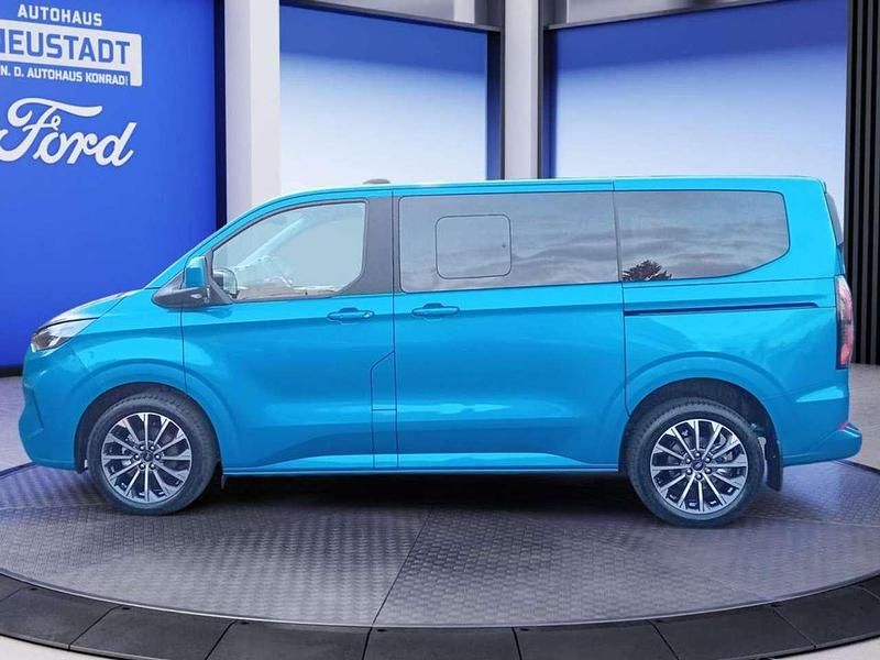 Neu Ford Tourneo Titanium X 170 PS (125 kW) 2025 Digital aqua blue metallic Van / Kleinbus
