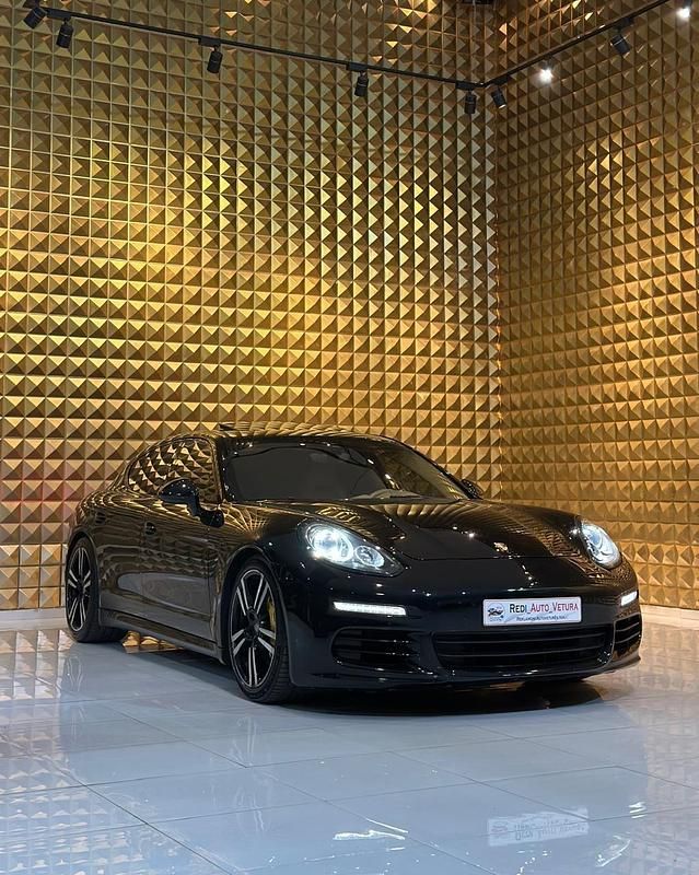 Schwarz Gebraucht 2014 Porsche Panamera Black Edition Limousine | 25.100 € (Superpreis) - Bild 1/4