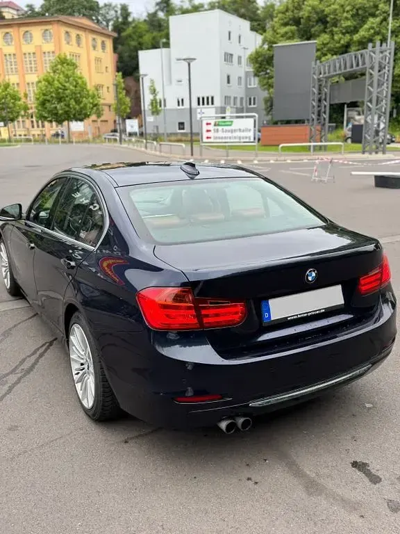 Gebraucht BMW 328 Luxury Line 245 PS (180 kW) 2012 Blau Limousine
