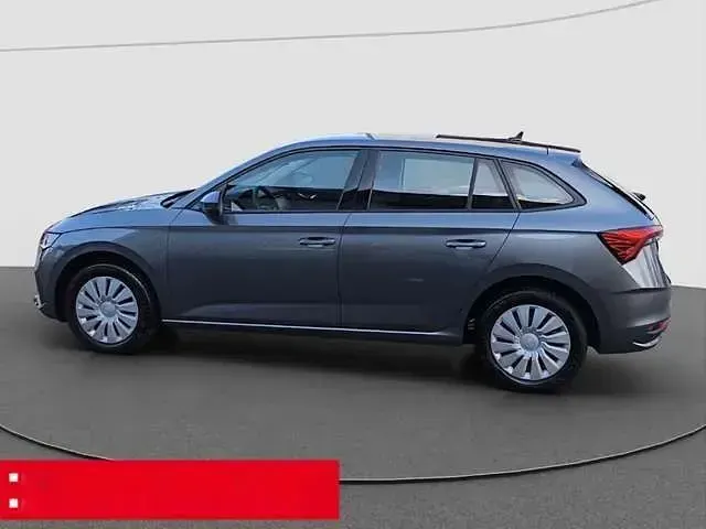 Gebraucht Skoda Scala Essence 116 PS (85 kW) 2024 Grau metallic Kleinwagen