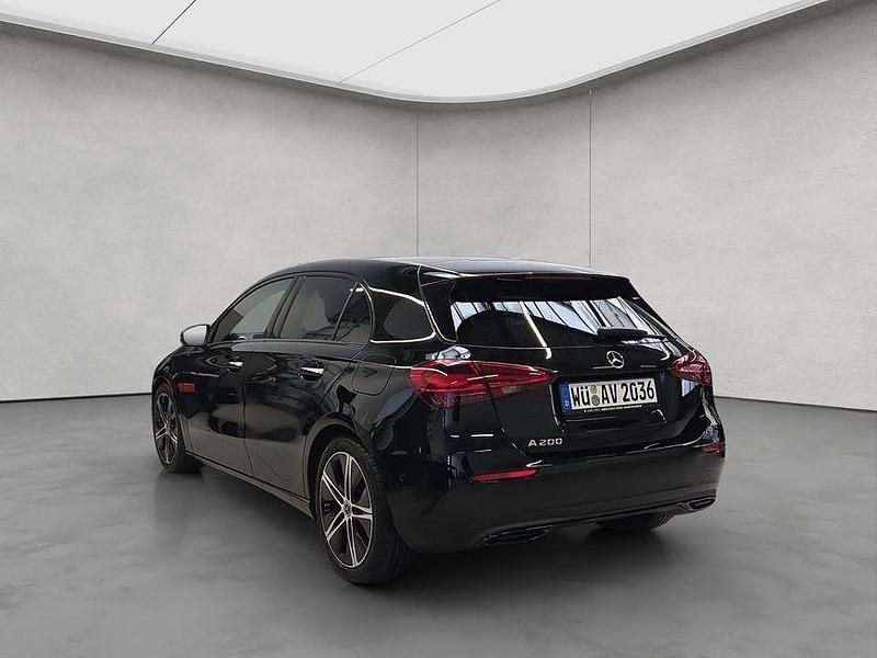 Gebraucht Mercedes A200 Advanced 163 PS (119 kW) 2026 Nachtschwarz Limousine