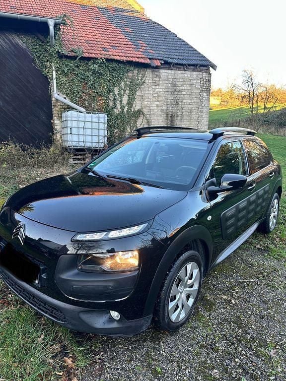 Schwarz Gebraucht 2015 Citroën C4 Feel Limousine | 4.900 € (Superpreis) - Bild 1/4