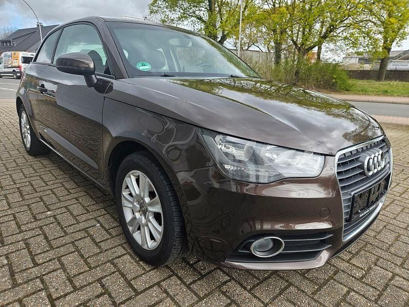 Gebraucht Audi A1 Attraction 86 PS (63 kW) 2013 Braun Kleinwagen