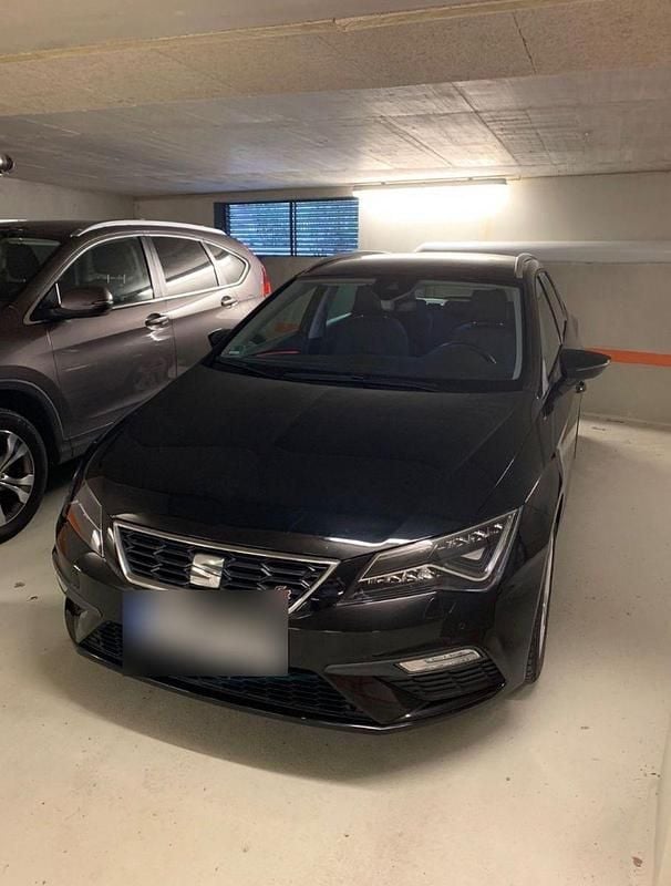 Używany Seat Leon FR 125 KM (91 kW) 2018 Czarny Kombi