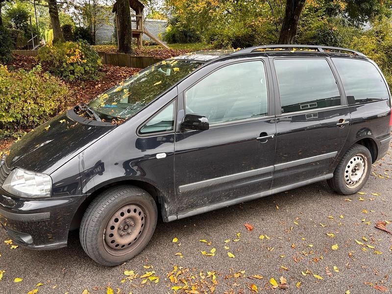 Schwarz Gebraucht 2009 Seat Alhambra Van / Kleinbus | 1.900 € - Bild 1/4