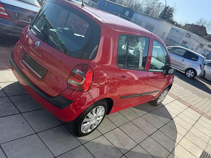 Gebraucht Renault Modus 75 PS (55 kW) 2011 Hellrot Van / Kleinbus