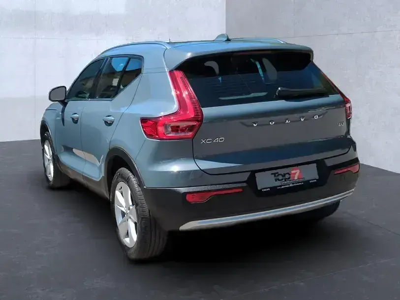 Gebraucht Volvo XC40 Plus 163 PS (119 kW) 2023 Thunder grey (metallic) SUV