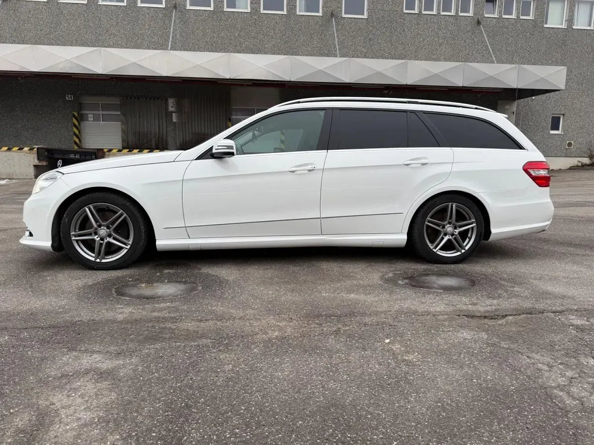 Gebraucht Mercedes E200 AMG 136 PS (100 kW) 2012 Weiß Kombi