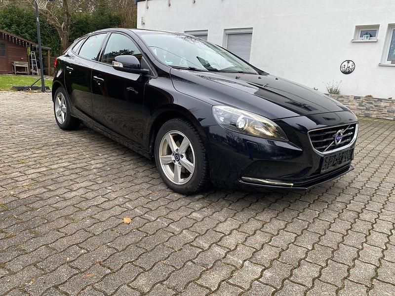 Gebraucht Volvo V40 You! 114 PS (83 kW) 2015 Schwarz Limousine
