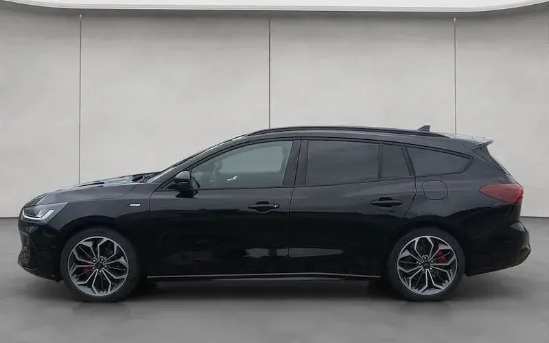 Neu Ford Focus ST-Line X 155 PS (114 kW) 2025 Schwarz Kombi