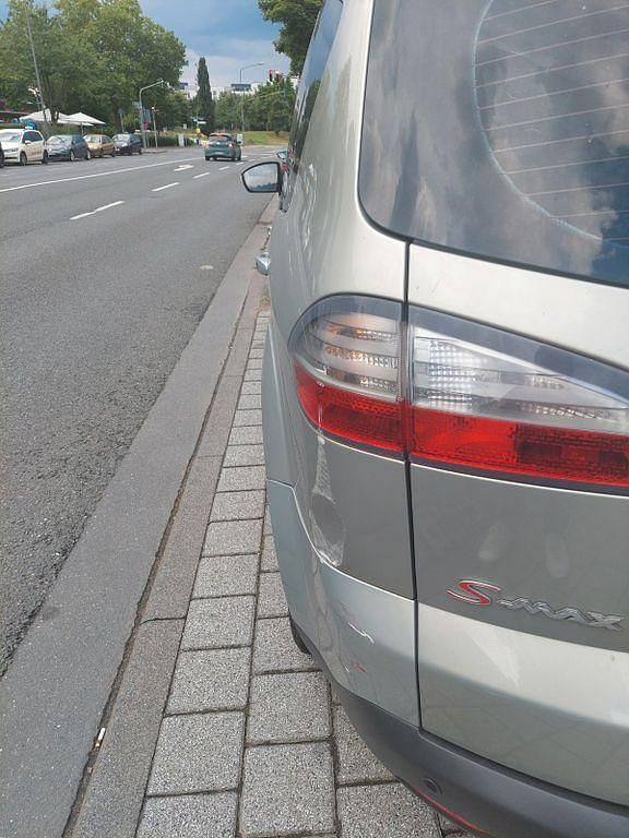 Gebraucht 2009 Ford S-MAX Titanium Van / Kleinbus | 3.300 € (Guter Preis) - Bild 1/4