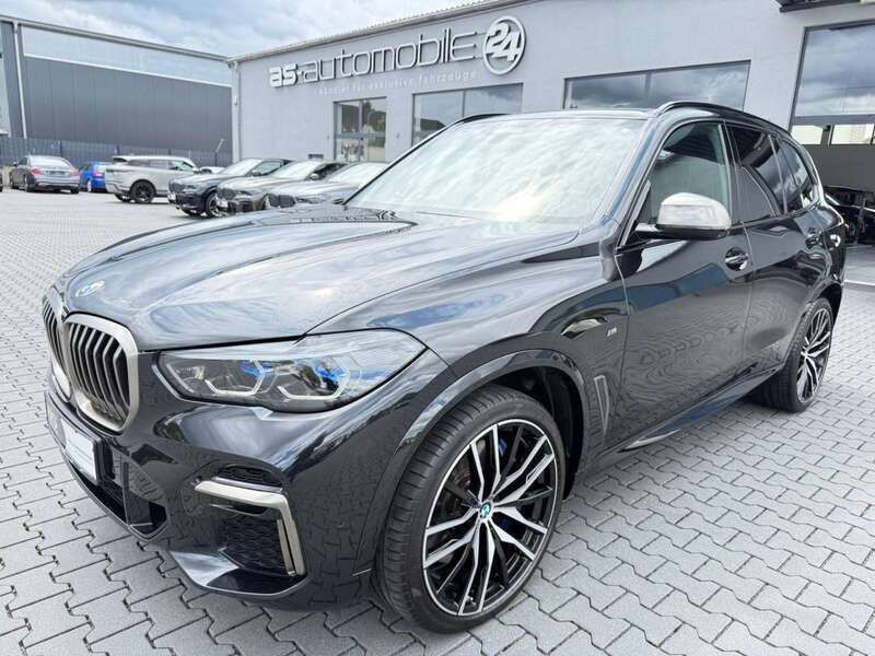 Black sapphire metallic Gebraucht 2022 BMW X5 M SUV | 74.990 € (Etwas zu teuer) - Bild 1/4
