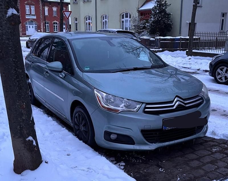 Grün Gebraucht 2011 Citroën C4 Kleinwagen | 4.200 € (Fairer Preis) - Bild 1/4