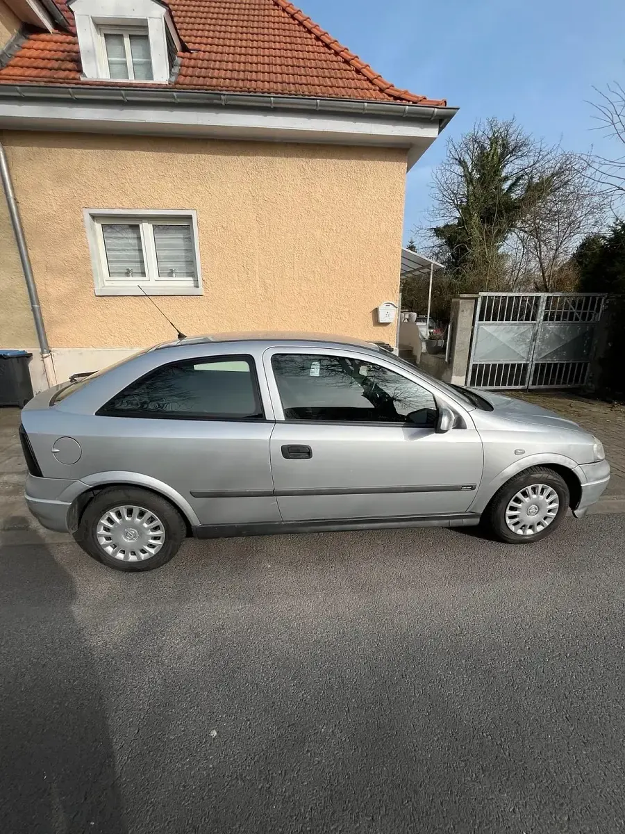 Gebraucht Opel Astra 75 PS (55 kW) 2000 Silber Coupé
