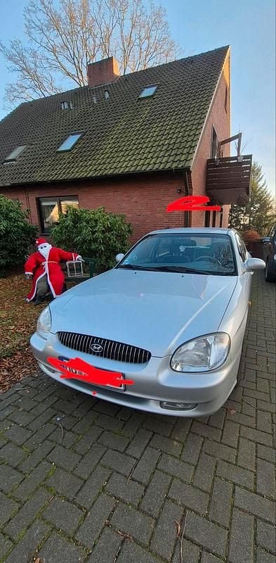 Grau Gebraucht 2000 Hyundai Sonata GLS Limousine | 2.000 € - Bild 1/4