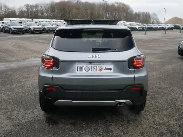 Ny Jeep Avenger Summit 101 HK (74 kW) 2026 Grå SUV