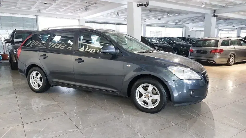 Gebraucht Kia Ceed Sportswagon 109 PS (80 kW) 2009 Grau Kombi