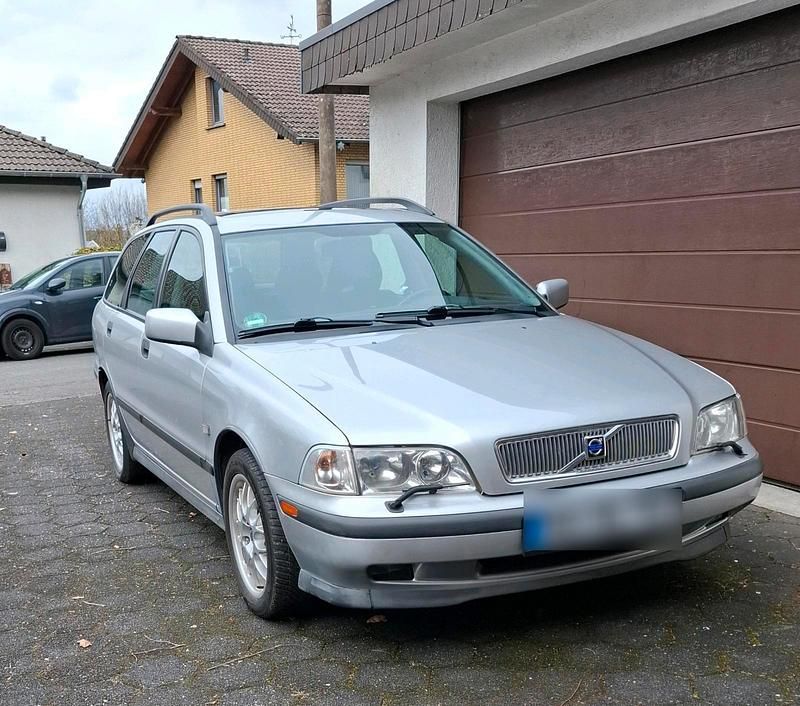 Gebraucht Volvo V40 140 PS (102 kW) 1999 Silber Kombi