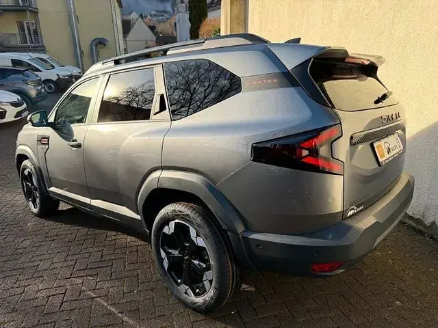 Neu Dacia Bigster Extreme 156 PS (114 kW) 2025 Grau (dolomitgrau) SUV