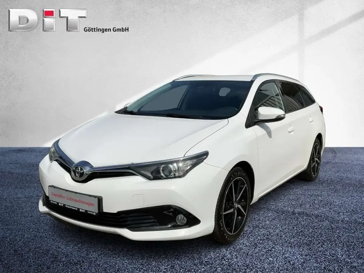 Gebraucht Toyota Auris Basis 116 PS (85 kW) 2016 Schneeweiß Kombi