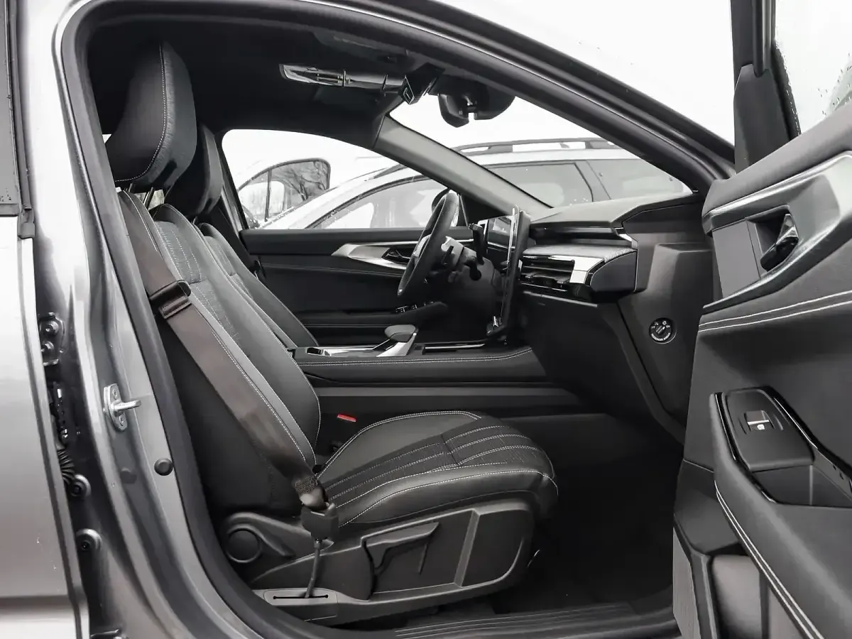 Gebraucht Renault Austral Techno 200 PS (147 kW) 2025 Grau SUV